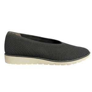 Eileen Fisher Black and Cream Flats